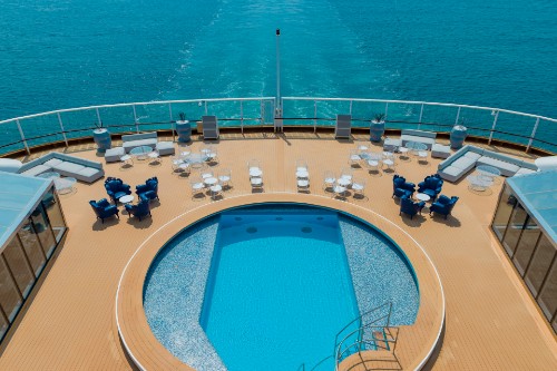 皇宮泳池及日光甲板 皇宮泳池及日光甲板